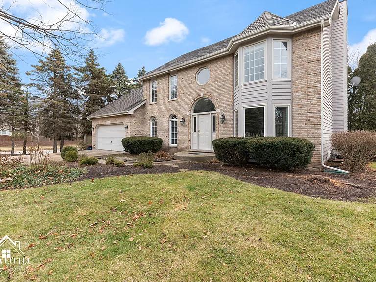 1523 Greenlake Dr — Photo 3