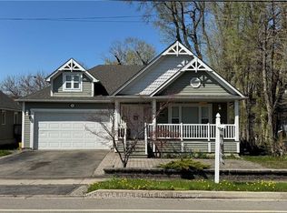 996 Beach Blvd, Hamilton, ON L8H6Z4