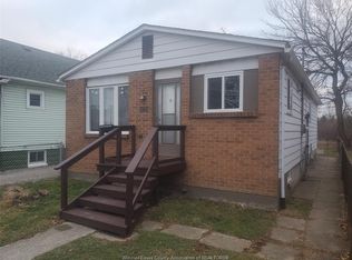 3563 Bloomfield Rd, Windsor, ON N9C1R8