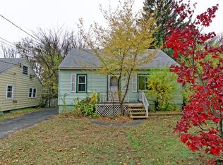 19 Pinehurst Rd, Albany, NY 12205