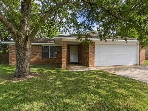 800 Rio Grande Ln, Bryan, TX 77801