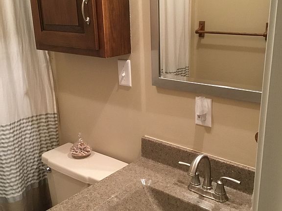 Full bath upstairs 