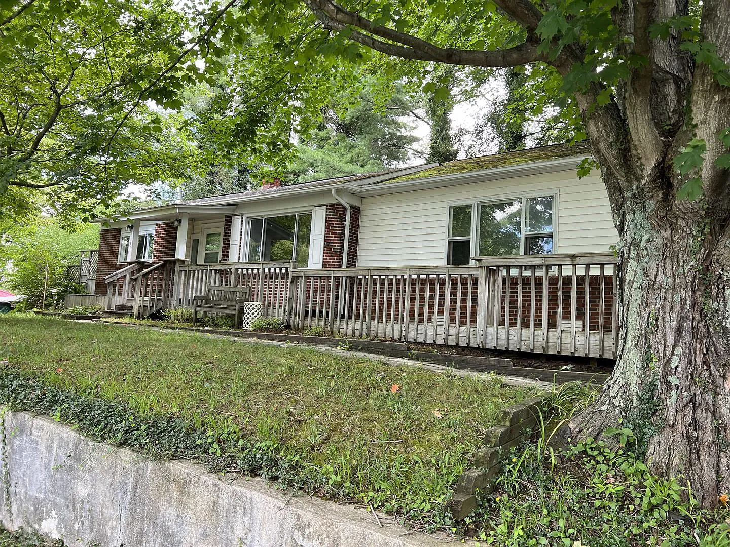 181 Jordan Drive — Photo 1