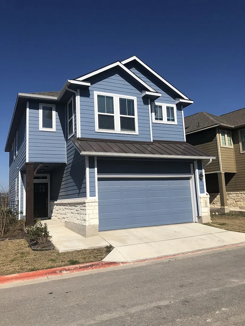 Private Gated Community inside of Plum Creek! — Photo 1