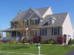 601 Stocker St, Stewartsville, NJ 08886