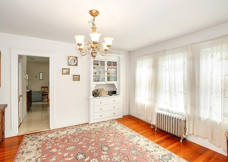 Spacious Dinning Hall