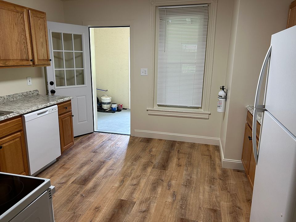 1st image of 614 2nd Ave