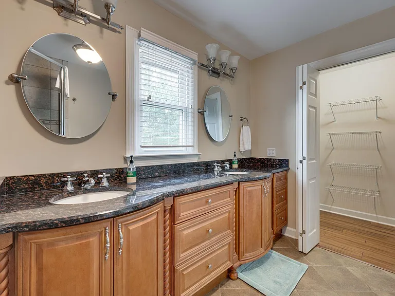 4625 Mountain View Dr — Photo 27