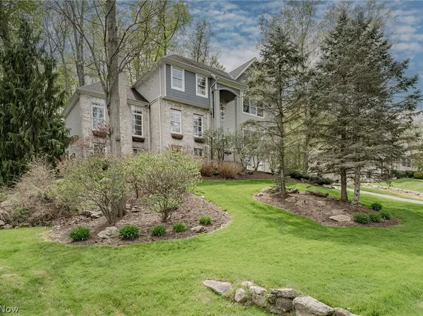 8105 Darbys Run, Chagrin Falls, OH 44023