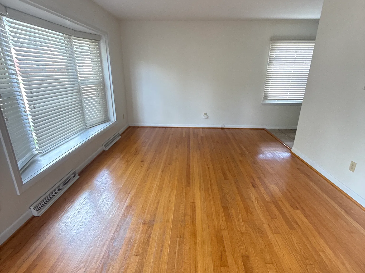Charming 3-Bedroom Home in Florissant — Photo 2