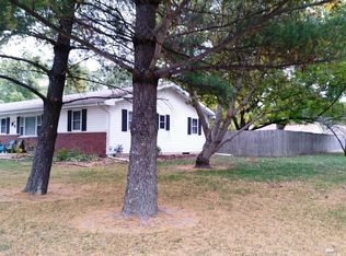 439 N Main St, Palmyra, IL 62674