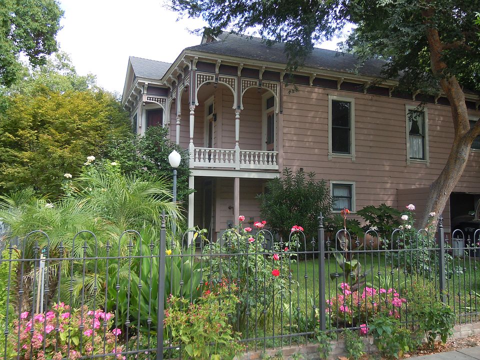 1st image of 804 East St