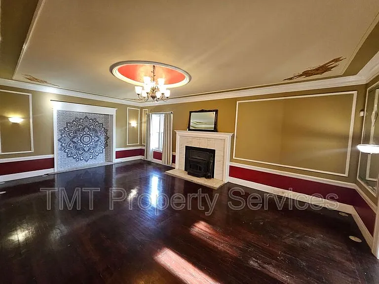1214 N Pershing Ave — Photo 79
