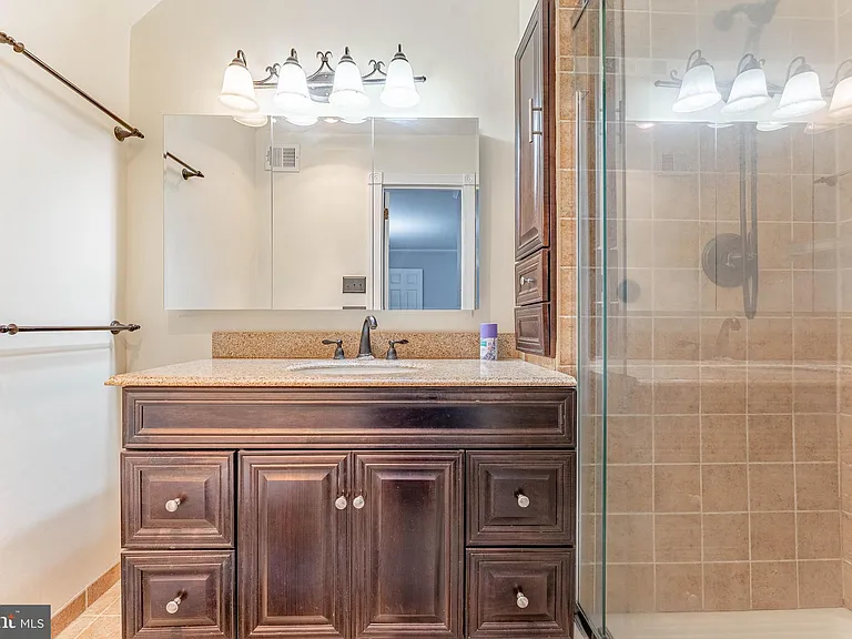 11 Chateau Cir — Photo 25