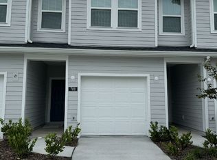 701 Holly Lakes Dr, Orange Park, FL 32073