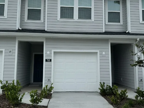 701 Holly Lakes Dr, Orange Park, FL 32073