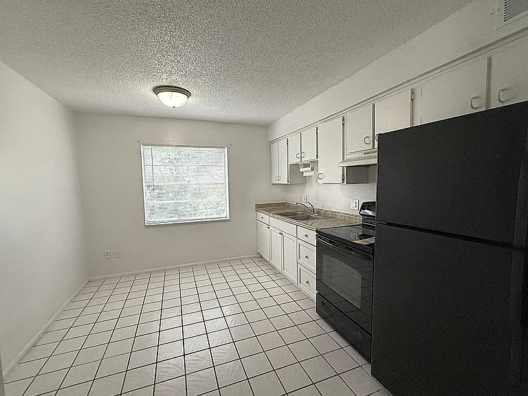 720 Michigan Ct #4 — Photo 5