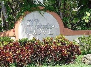1104 The Pointe Dr, West Palm Beach, FL 33409