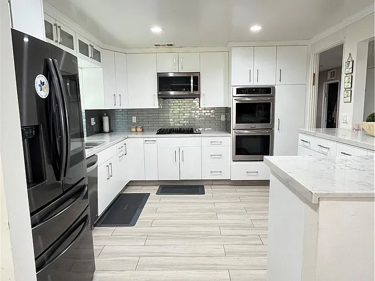 6251 Chimineas Ave — Photo 7