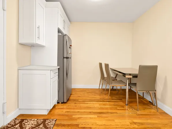 3080 Voorhies Avenue image 1 of 23