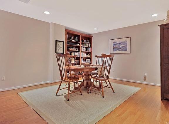 5th image of 2511 E Broad St #7