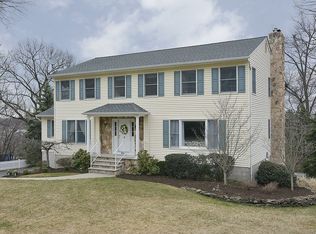 18 Hillock Ave, Hawthorne, NJ 07506