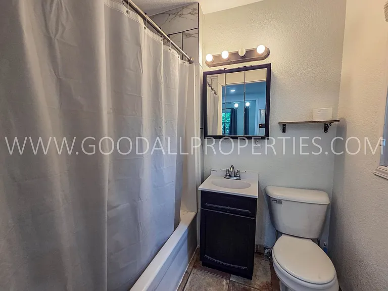 5000 SW 8th St — Photo 9