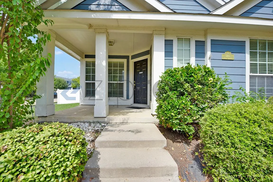 3 bed, 1517 sqft, $2,300 — Photo 3