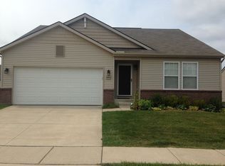 8524 Hawthorn Hl, Dexter, MI 48130