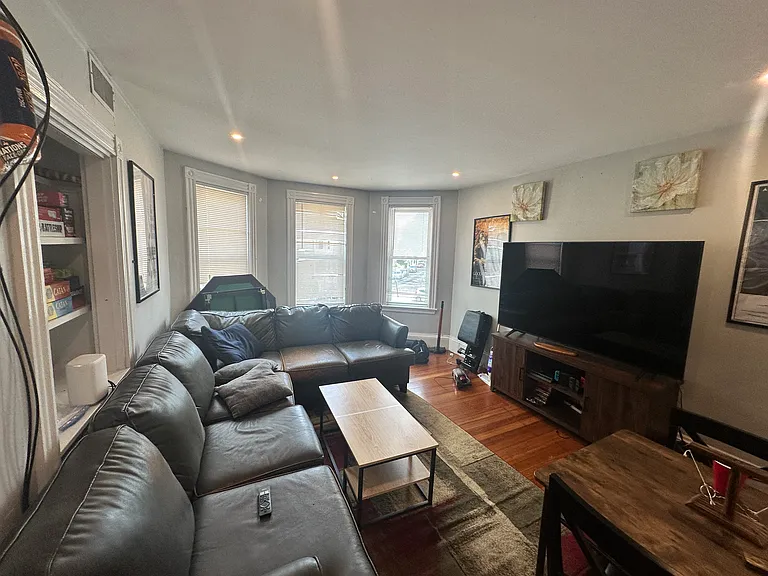24 Pond St #2 — Photo 3