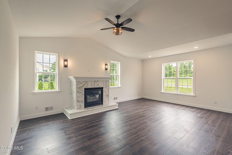 4th image of 105 Jady Lane