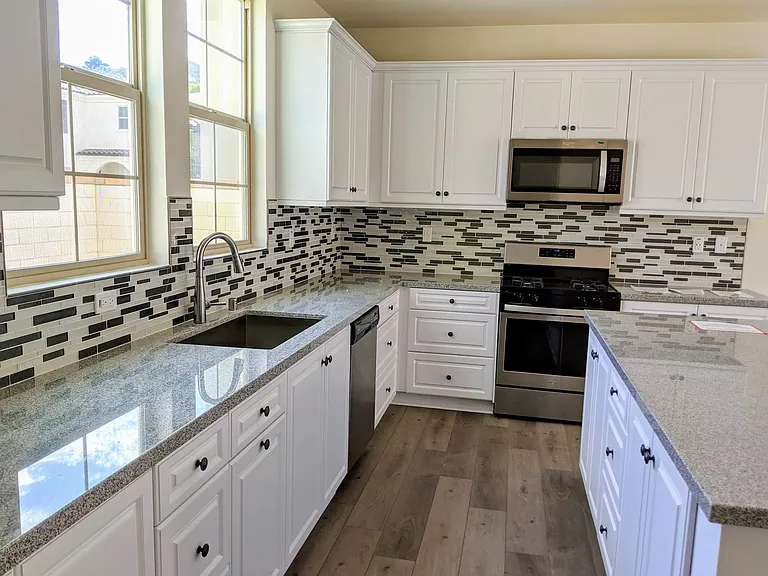 723 Merit Dr — Photo 2