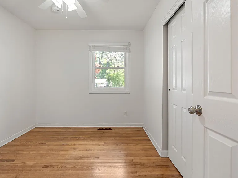 8907 Rollingwood Rd — Photo 9