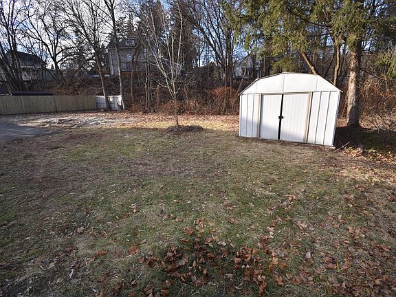 3rd image of 41 Covell Ave