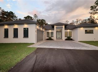 3022 2nd St NW, Naples, FL 34120