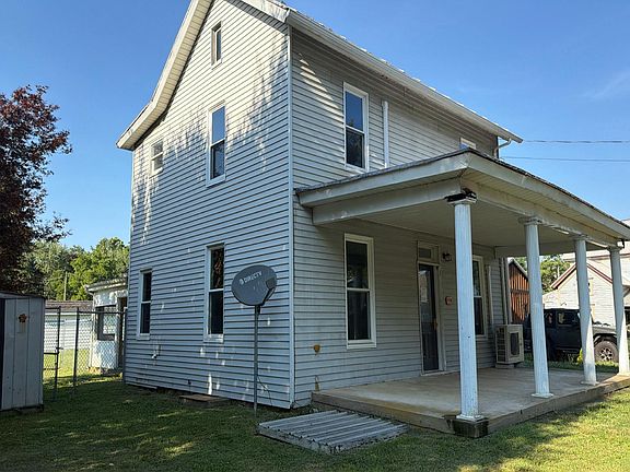 3rd image of 320 Jackson St