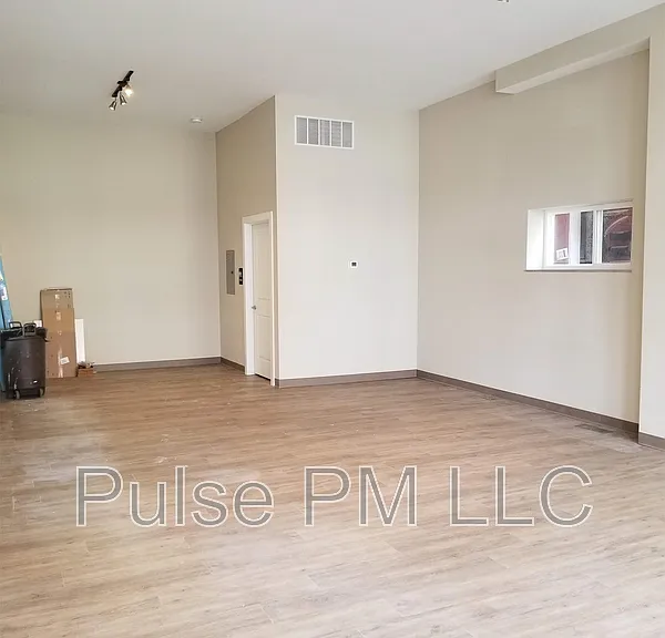 620 6th Ave — Photo 9