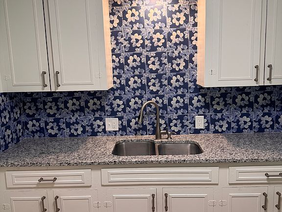 5th image of 624 1/2 Cleveland St
