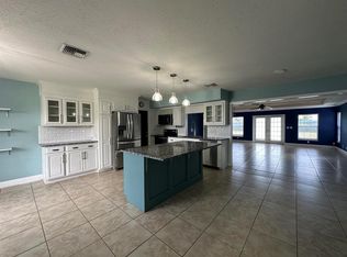 461 SE Skipper Ln, Port Saint Lucie, FL 34983