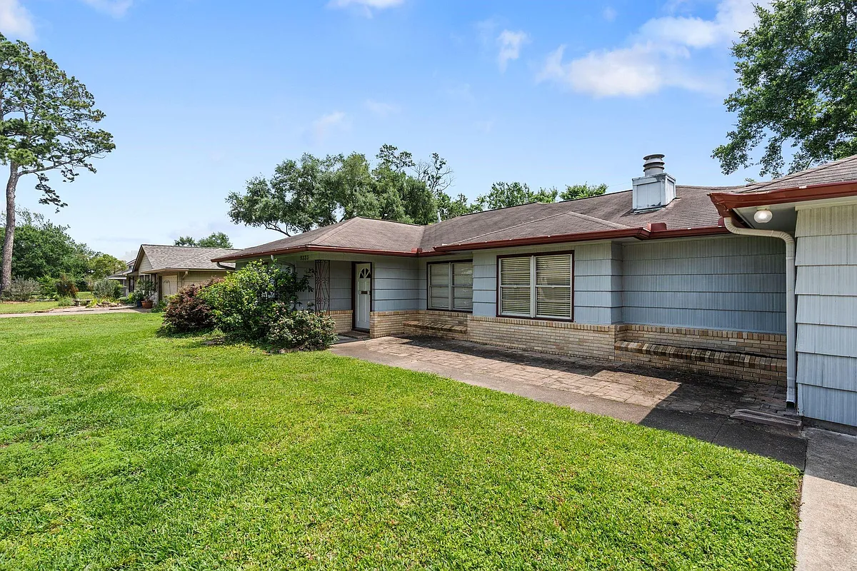 Building Photo - 9333 Walterville Rd