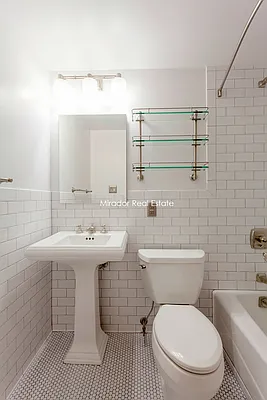 Rented by Mirador Real Estate | media 12