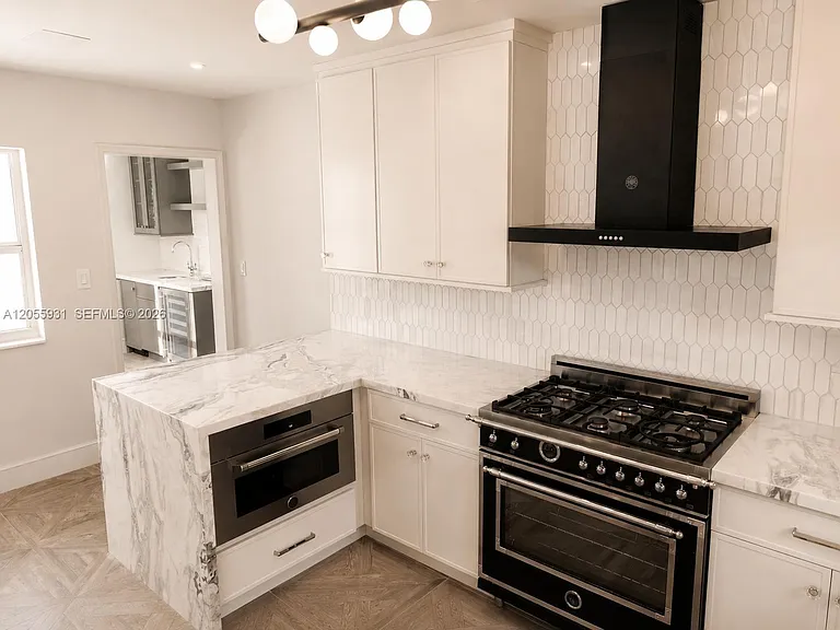 3190 Sheridan Ave — Photo 17