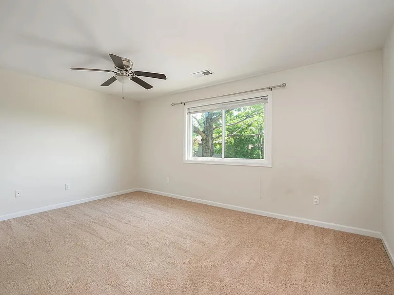 114 Harvest Dr — Photo 17