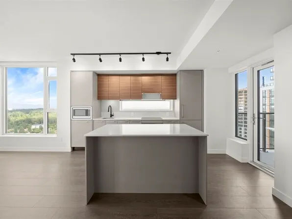 13725 George Jct #1104, Surrey, BC V3T 0R1