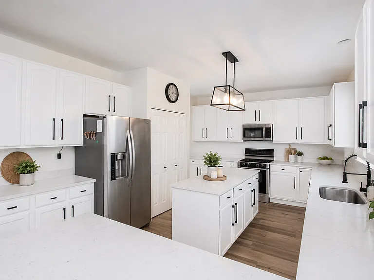 2070 Morningview Dr — Photo 9