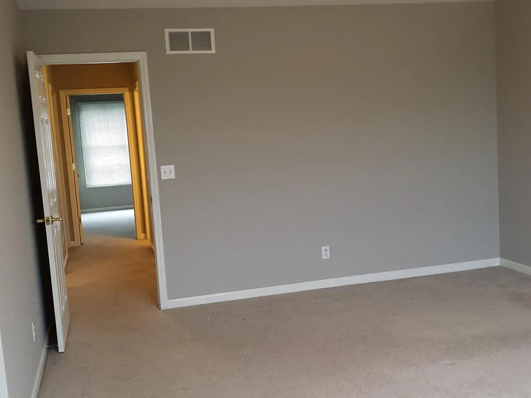 2828 Gill St — Photo 9