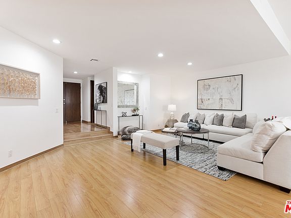 3rd image of 750 S Bundy Dr APT 204