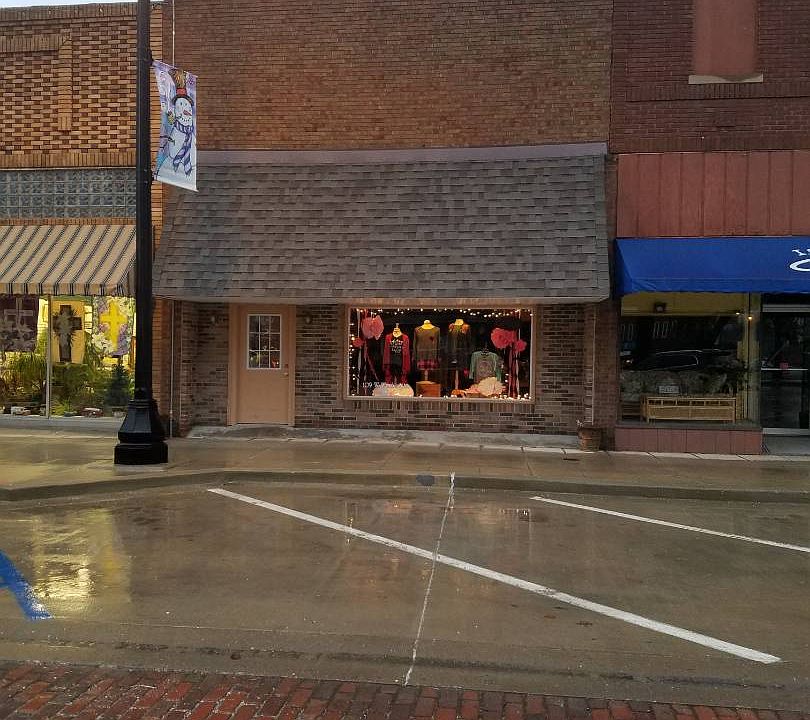 1st image of 109 W Washington St