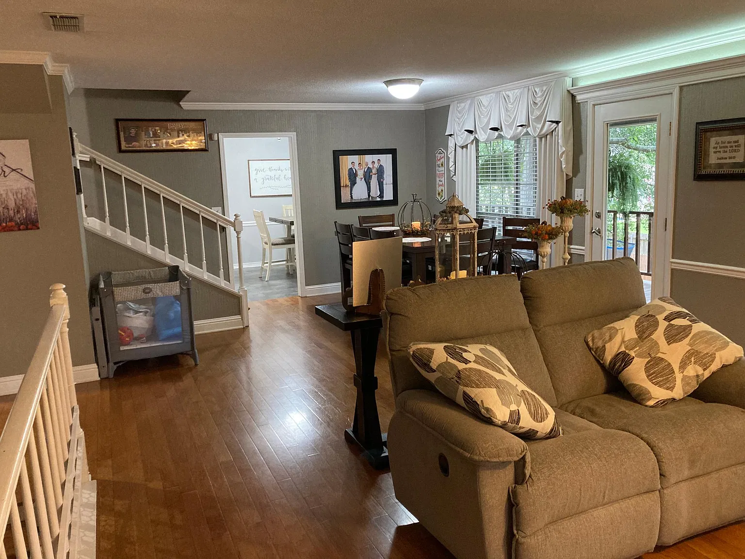 4 bed, 3.5 bath, 3243 sqft, $2,700 — Photo 3