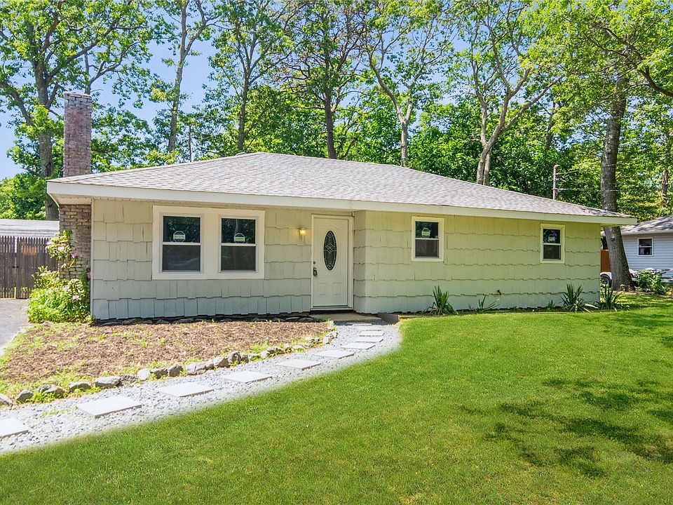 1st image of 226 Beaver Dr